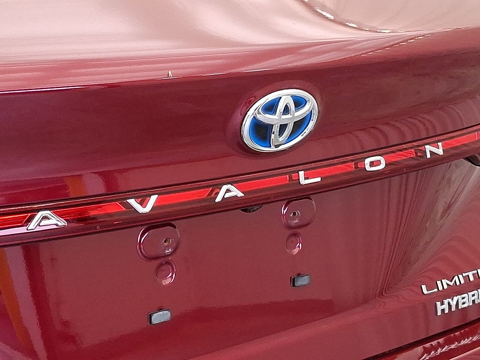 Certified 2022 Toyota Avalon Limited w/ Advanced Safety Package FWD image 24