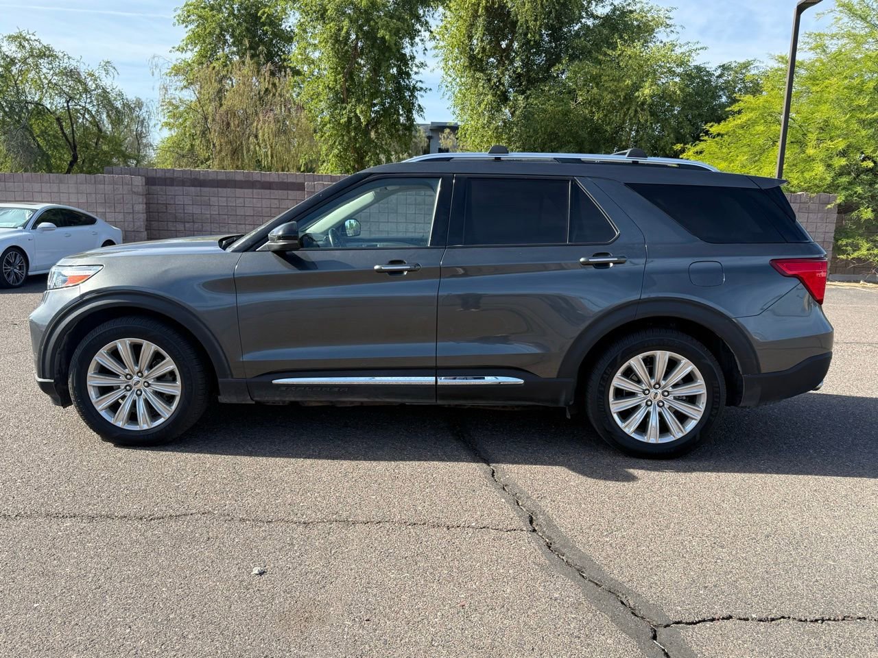 Used 2020 Ford Explorer Limited w/ Class III Trailer Tow Package RWD image 7