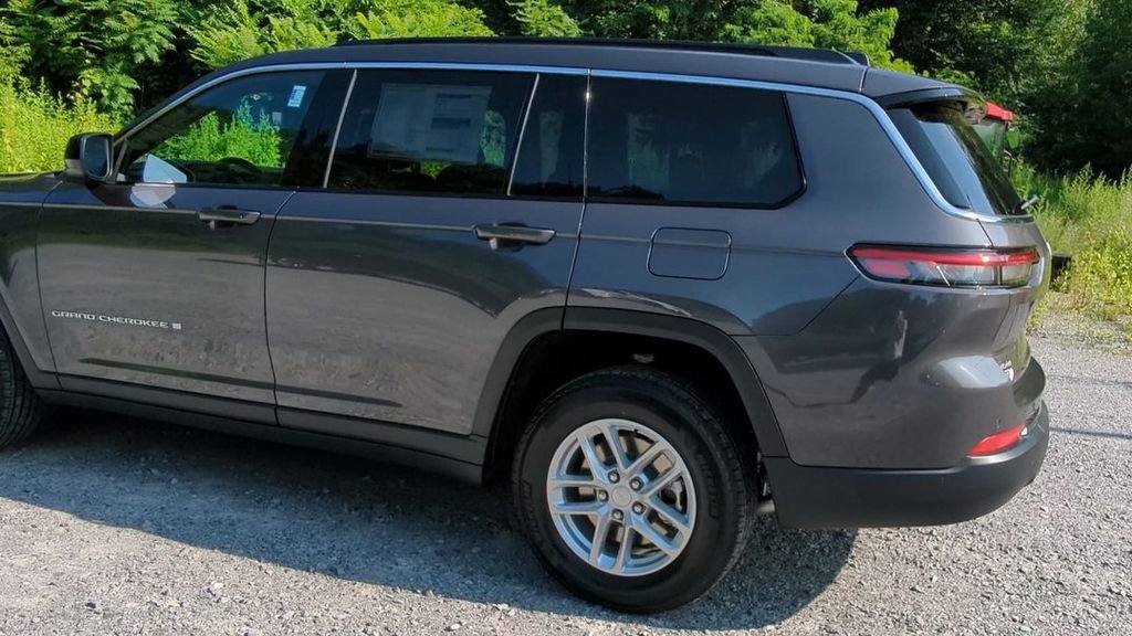 New 2025 Jeep Grand Cherokee L Laredo w/ Luxury Tech Group I image 2