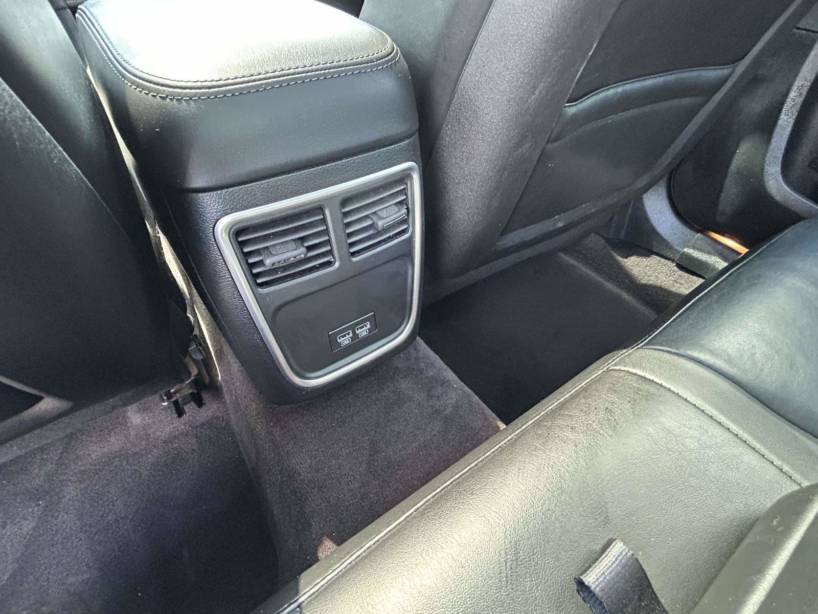 Used 2017 Chrysler 300 Limited w/ Value Package RWD image 16