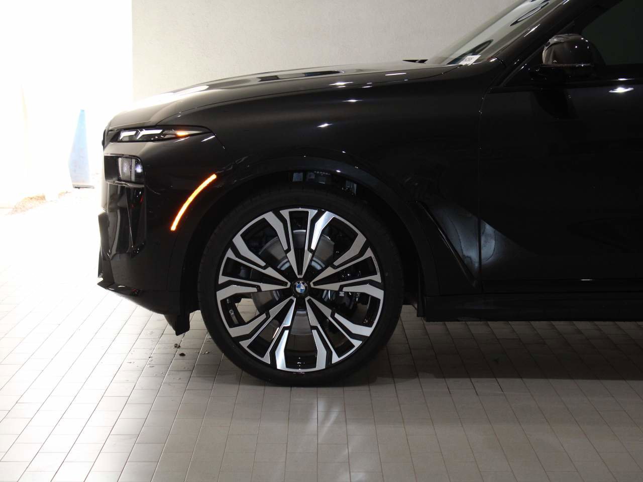 New 2026 BMW X7 M60i image 4