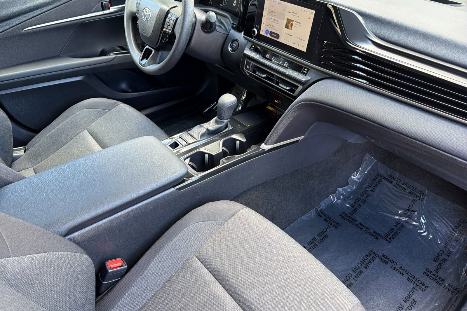 Used 2025 Toyota Camry LE image 12