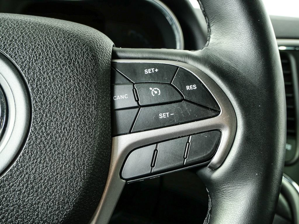 Used 2018 Jeep Grand Cherokee Altitude RWD image 11