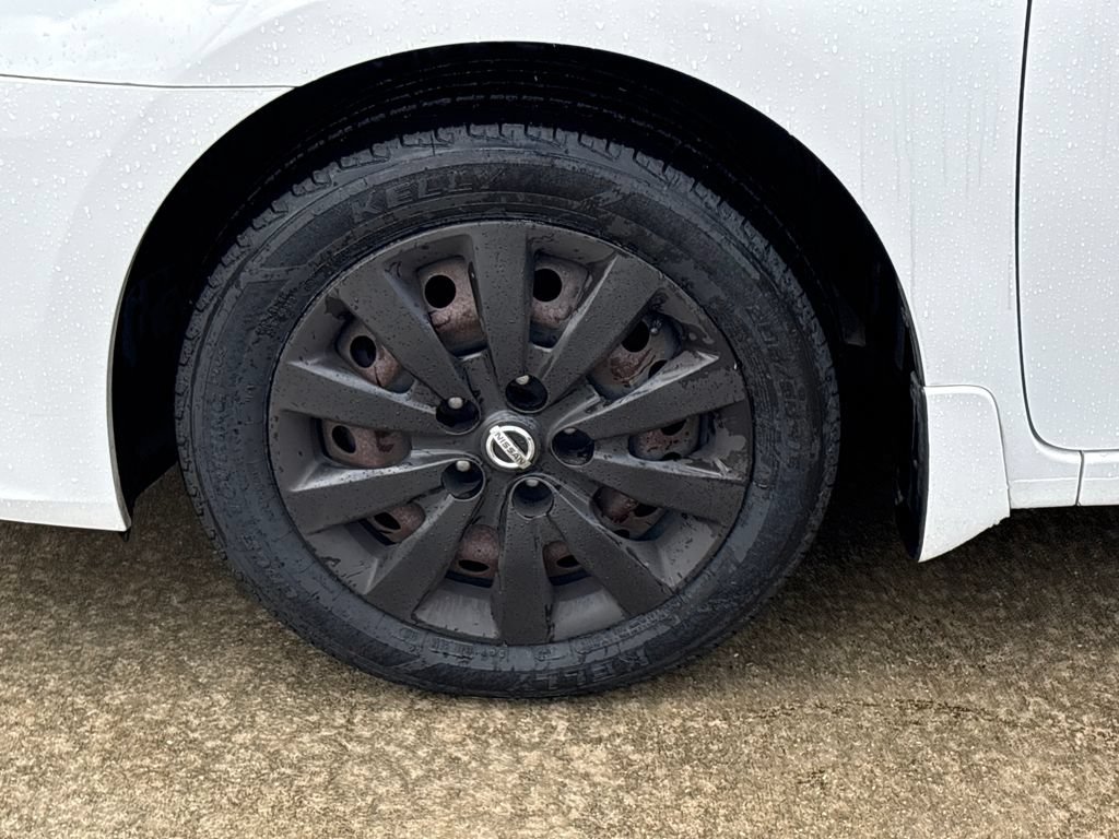 Used 2016 Nissan Sentra S FWD image 11