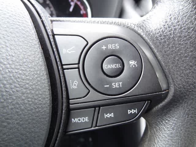 Certified 2025 Toyota RAV4 XLE FWD image 17