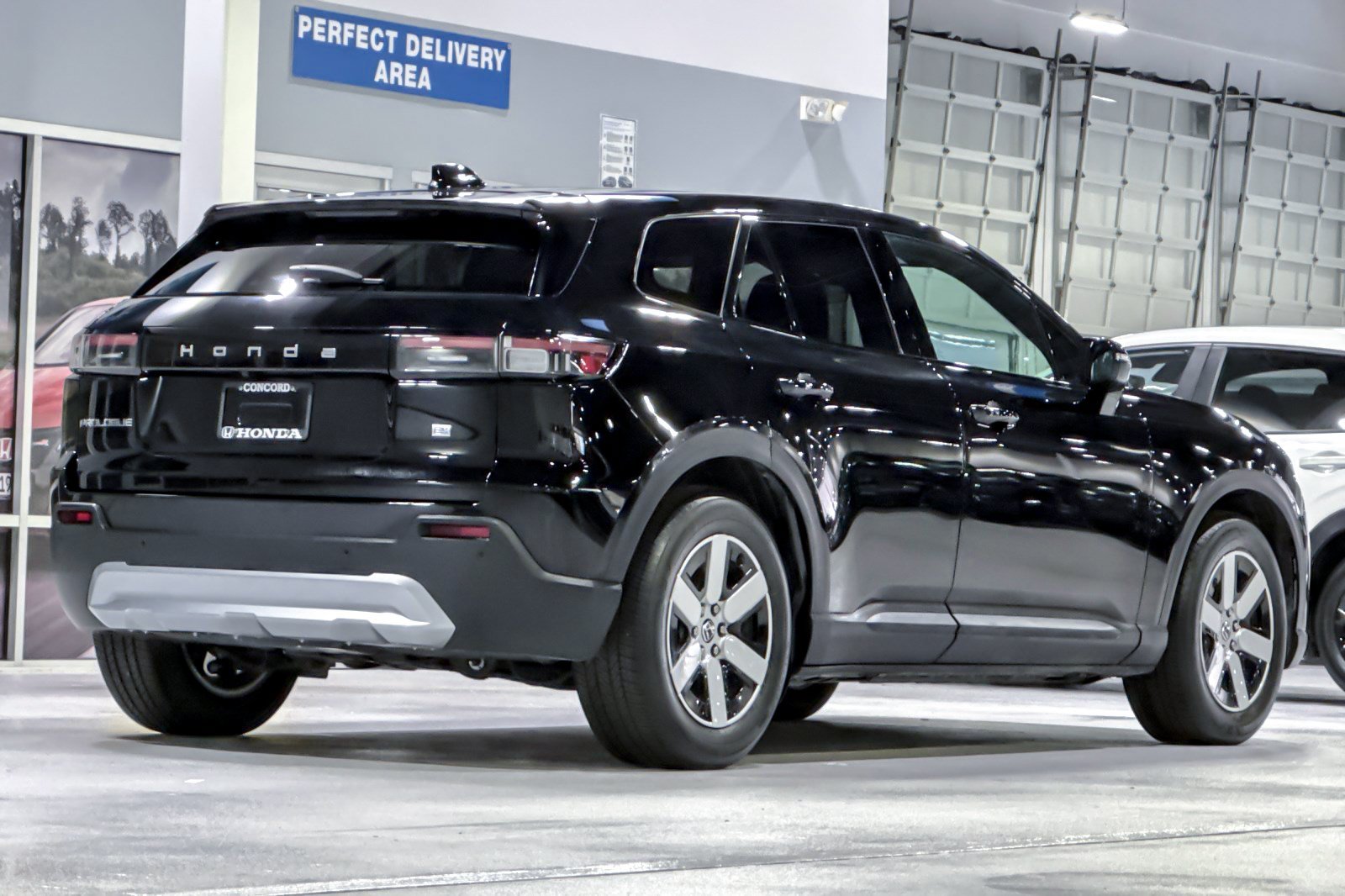 Used 2024 Honda Prologue EX image 9