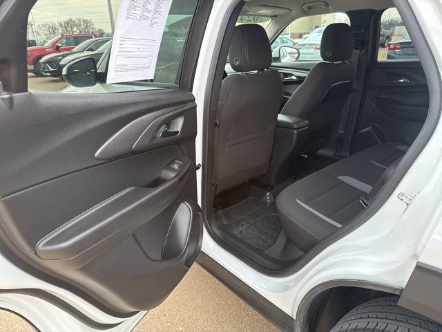 Used 2024 Chevrolet TrailBlazer LT w/ LT Cold Weather Package FWD image 32