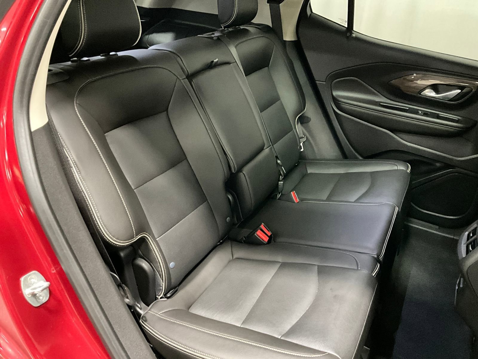 Used 2020 GMC Terrain Denali w/ GMC Pro Grade Package AWD/4WD image 23