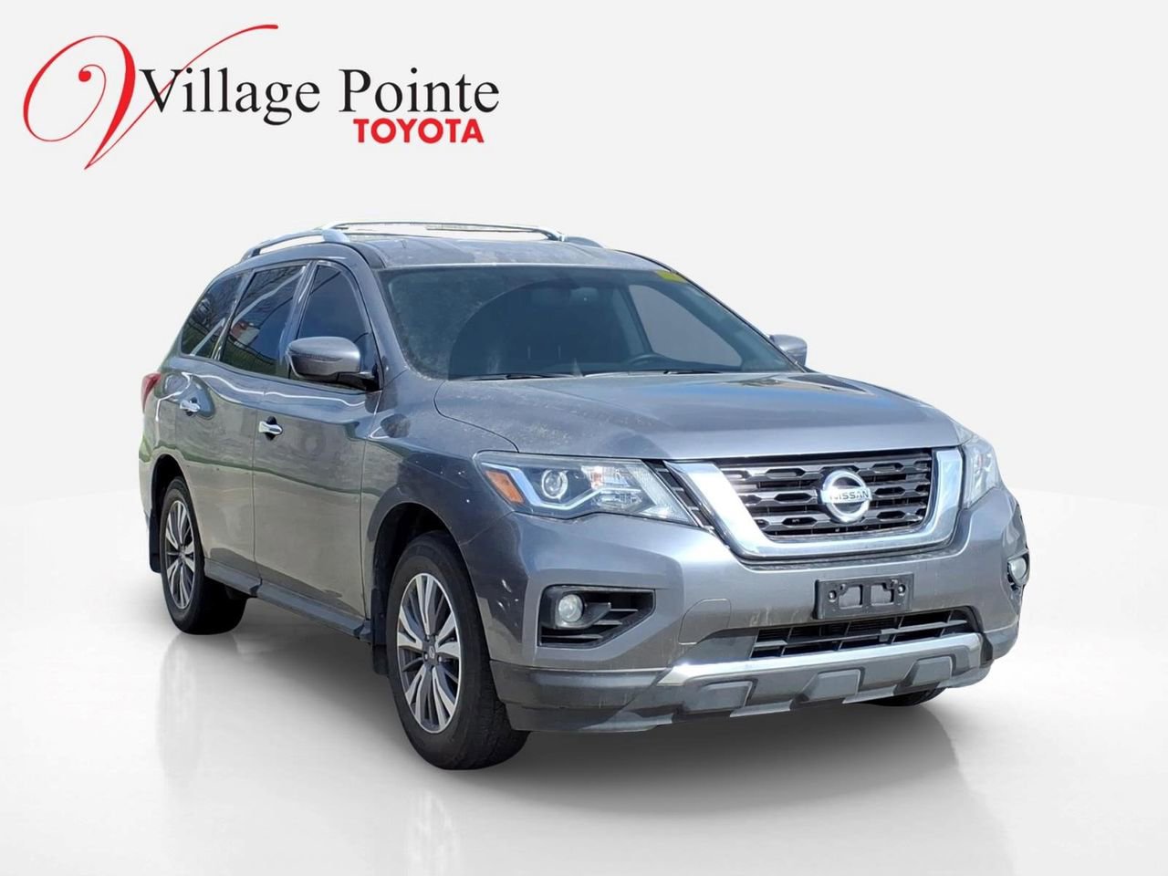 Used 2017 Nissan Pathfinder SV image 3