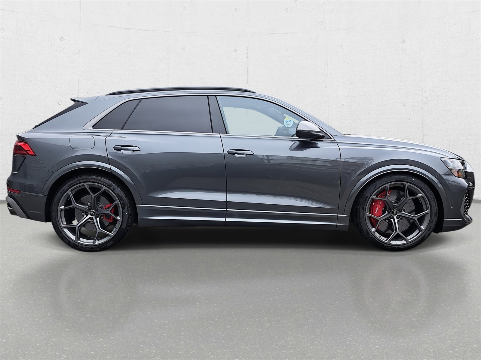 New 2025 Audi RS Q8 performance image 4