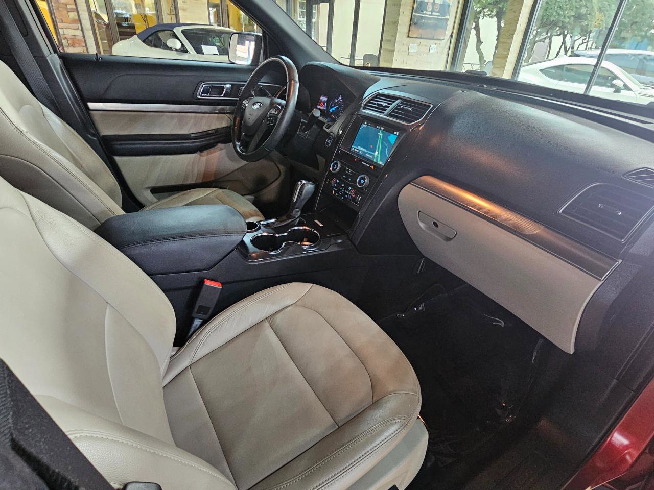 Used 2018 Ford Explorer XLT w/ Equipment Group 202A image 12
