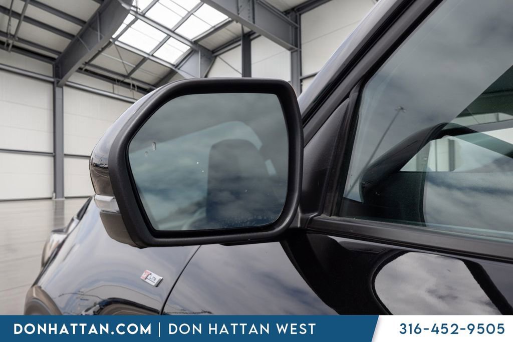 Used 2025 Ford Explorer ST-Line w/ ST-Line Street Pack AWD/4WD image 26
