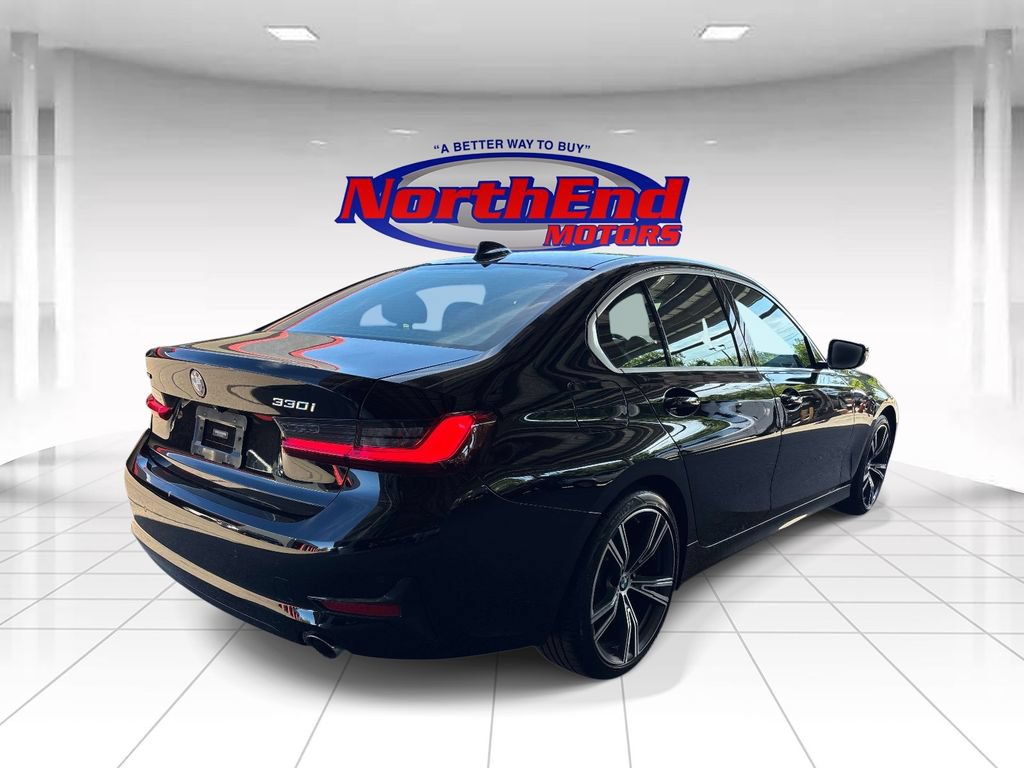 Used 2021 BMW 330i xDrive Sedan w/ Convenience Package AWD/4WD image 3