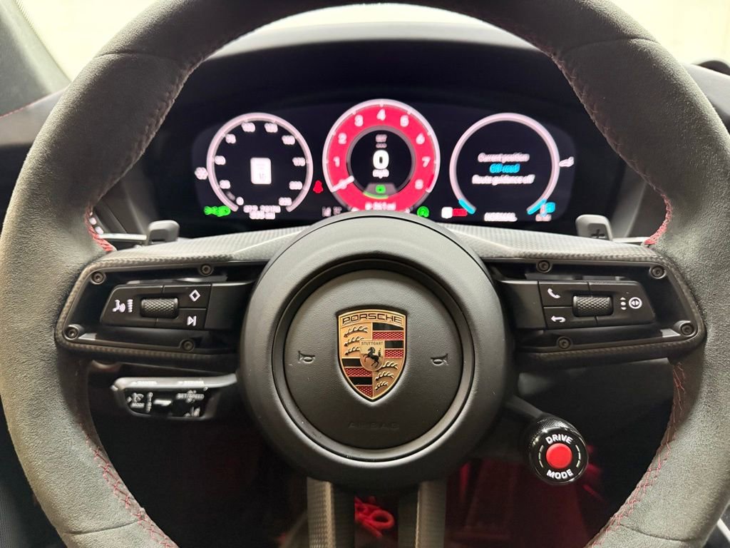 Used 2025 Porsche 911 Carrera 4 GTS image 34