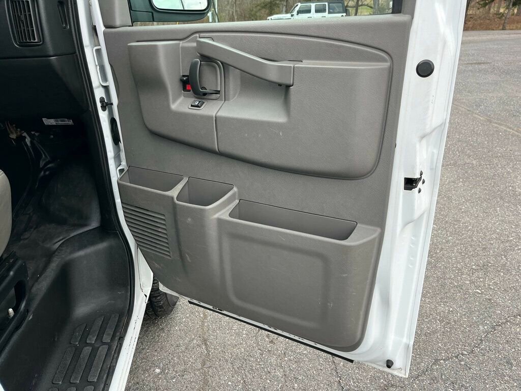 Used 2018 GMC Savana 2500 Extended image 12
