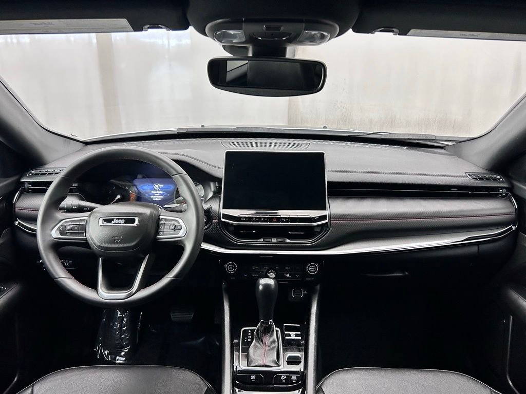 Used 2023 Jeep Compass Trailhawk image 23