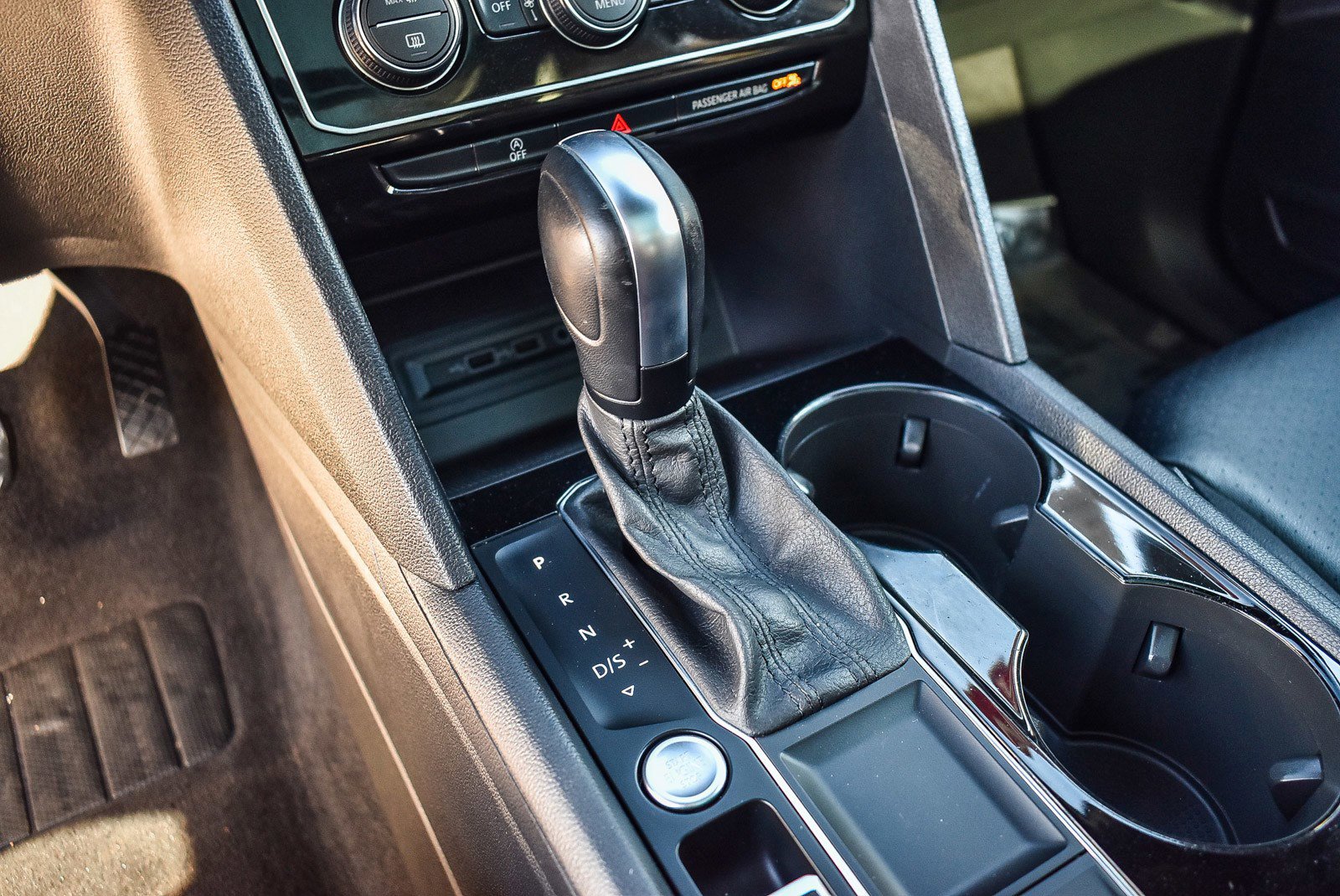 Used 2020 Volkswagen Atlas Cross Sport SEL image 20