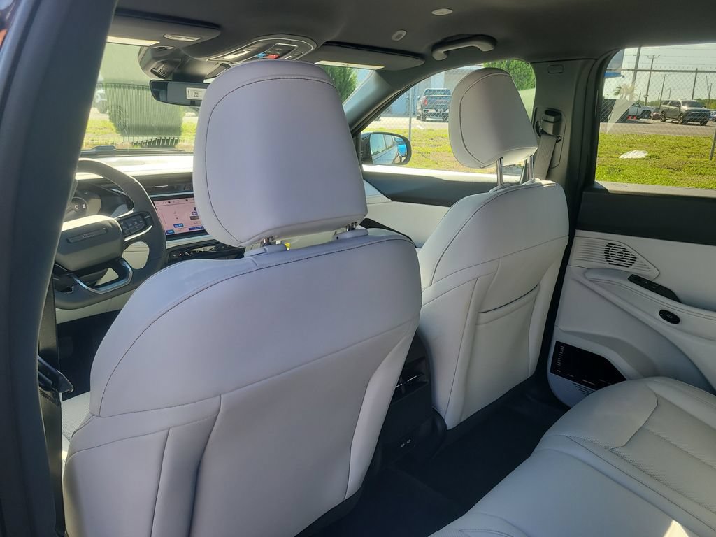 New 2026 Jeep Cherokee Limited AWD/4WD image 13