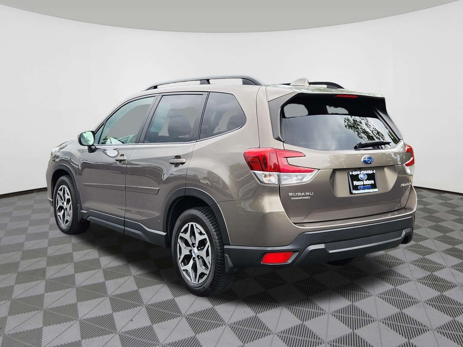 Used 2021 Subaru Forester Premium AWD/4WD image 3