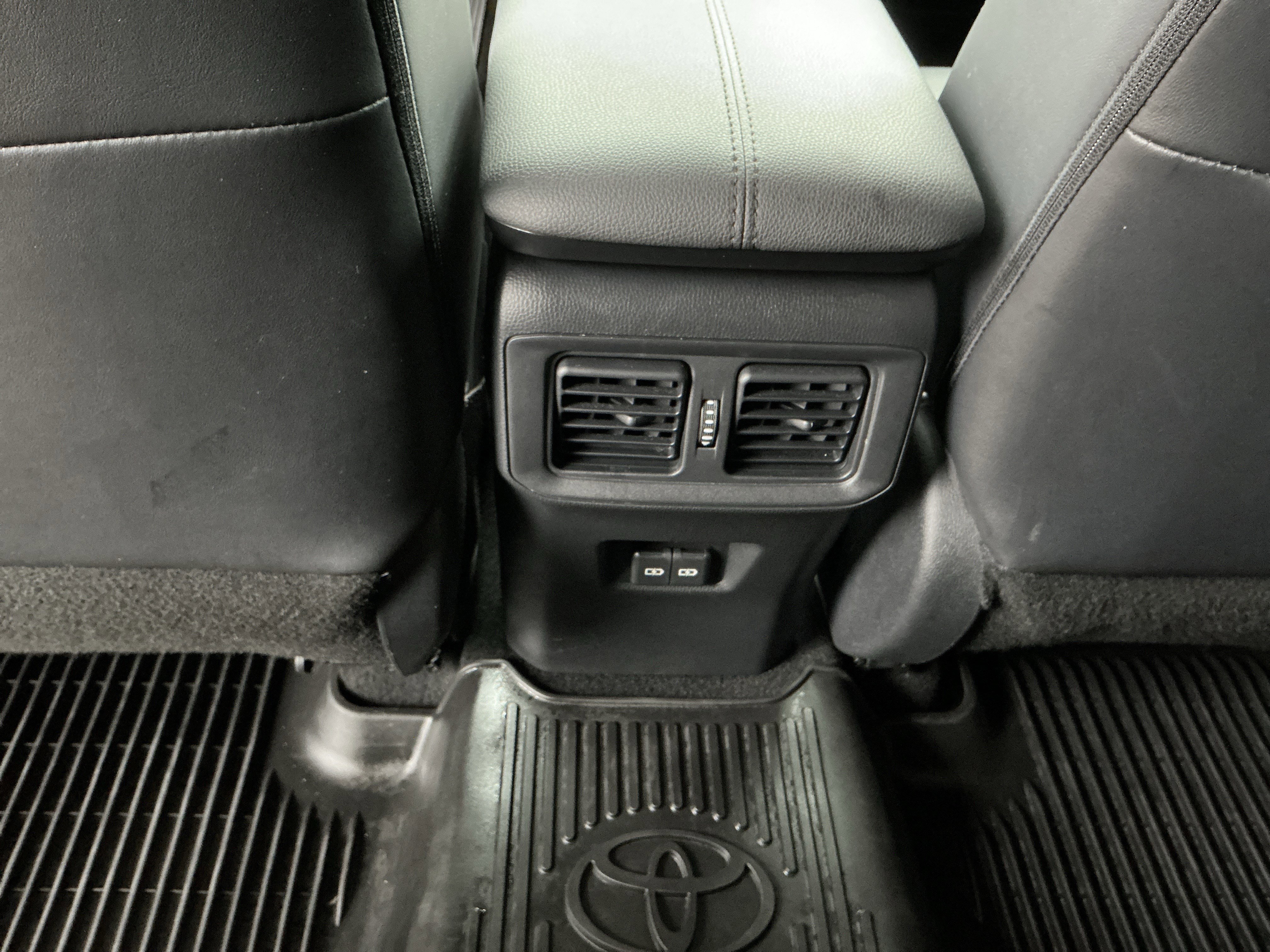Used 2022 Toyota RAV4 XLE Premium FWD image 33