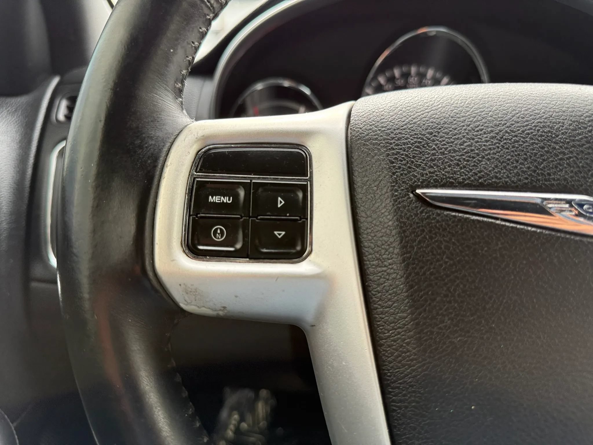 Used 2013 Chrysler 200 Touring FWD image 27