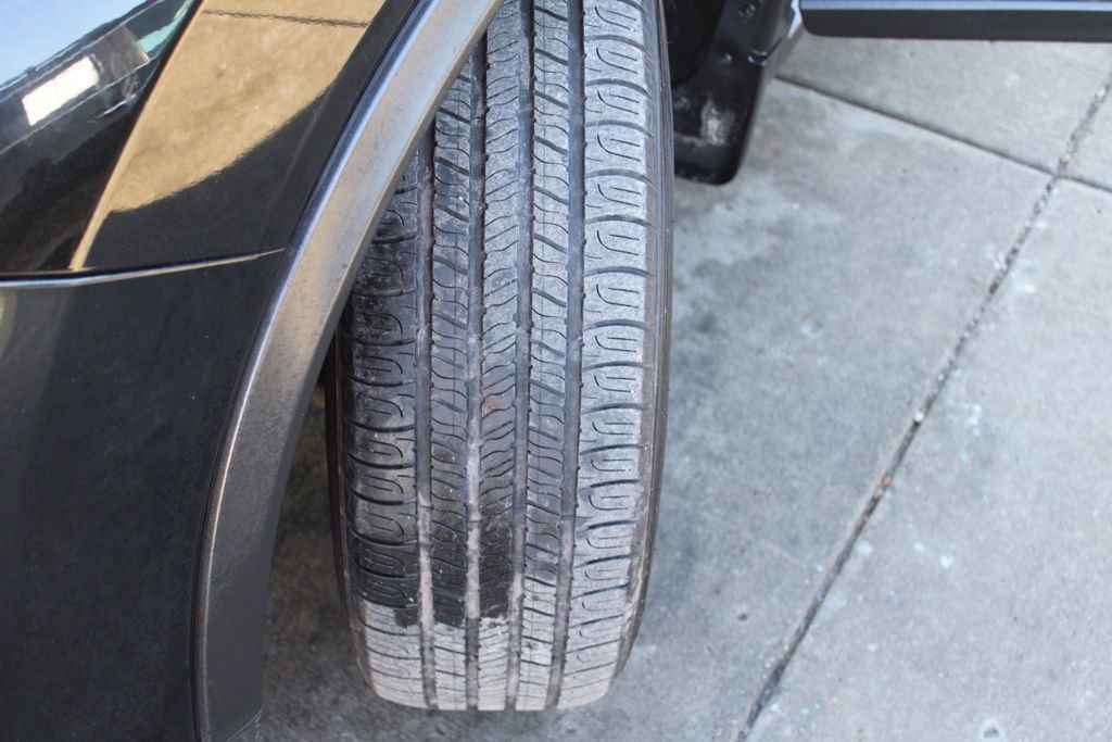 Used 2015 Nissan Rogue S image 12