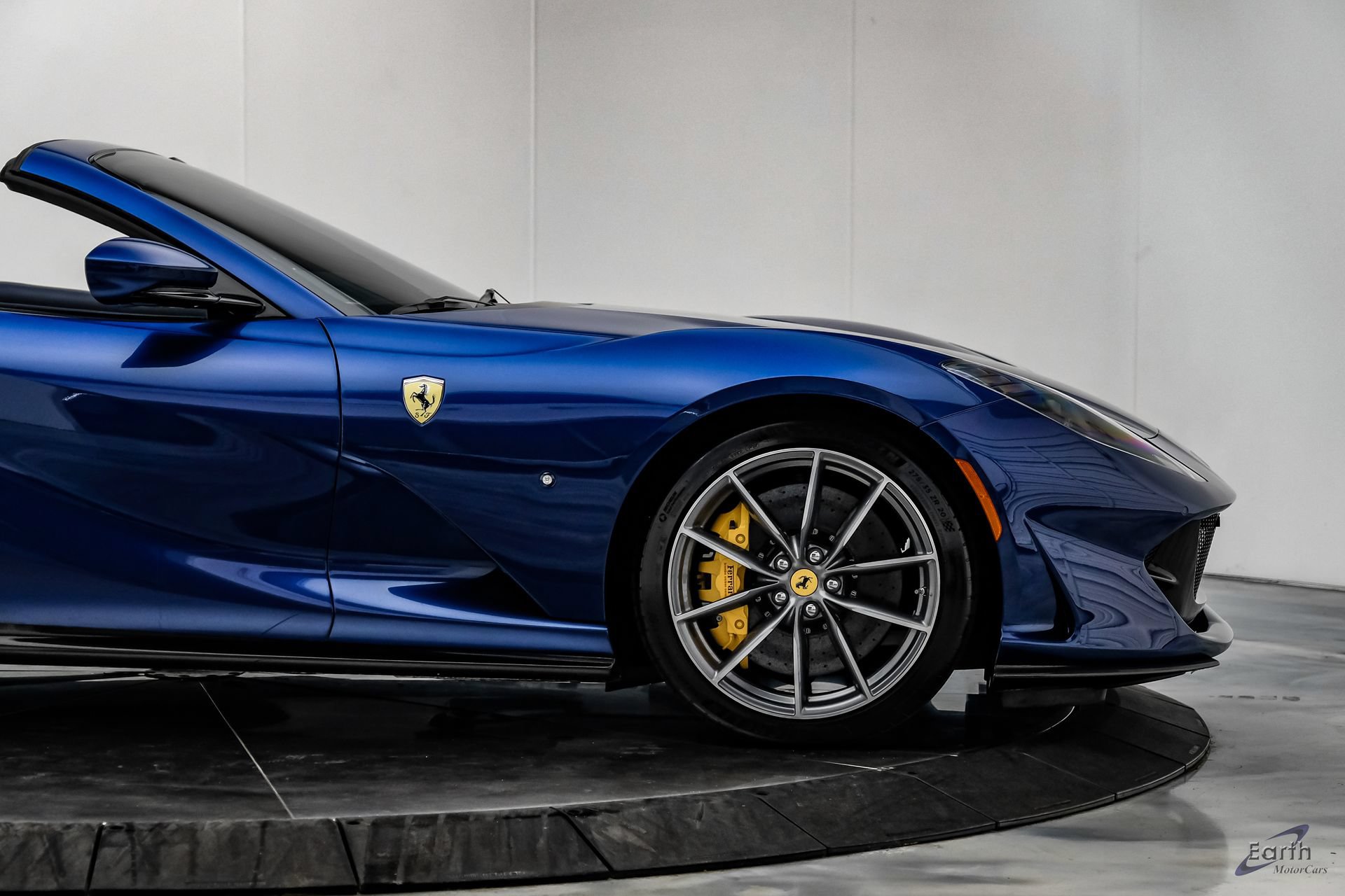 Used 2022 Ferrari 812 GTS RWD image 29