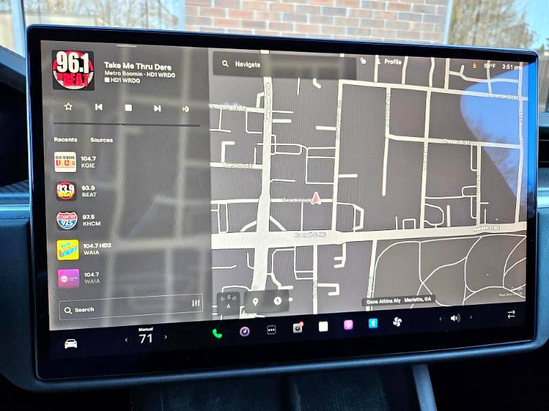 Used 2023 Tesla Model X Plaid image 34