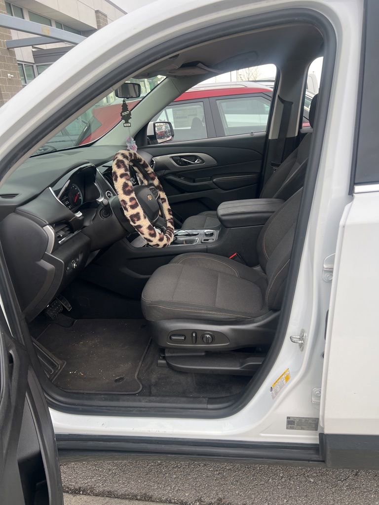 Used 2018 Chevrolet Traverse LT FWD image 4