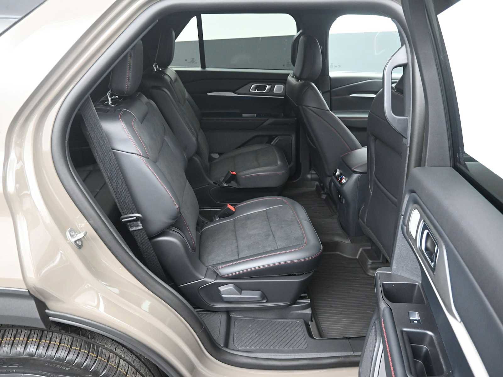 New 2026 Ford Explorer ST image 11