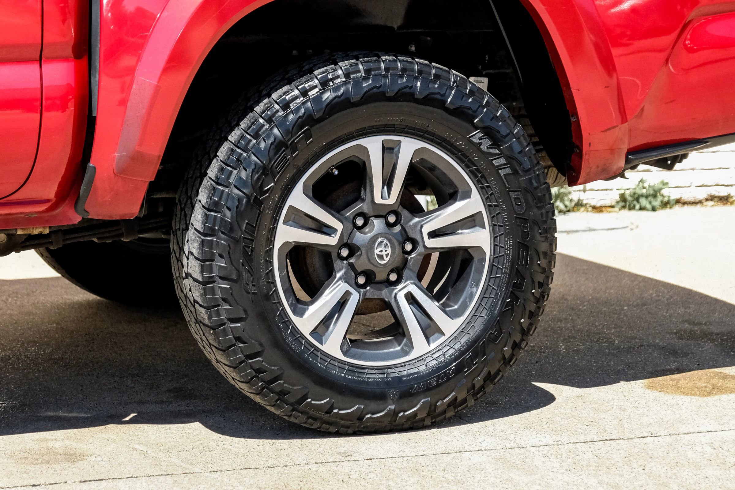 Used 2018 Toyota Tacoma TRD Sport w/ Technology Package RWD image 51