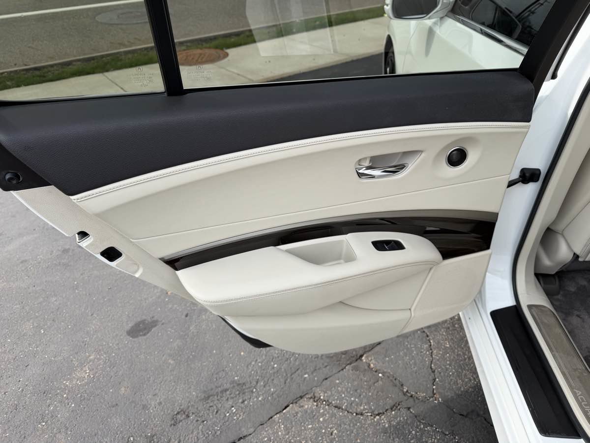 Used 2015 Acura RLX w/ Technology Package FWD image 13