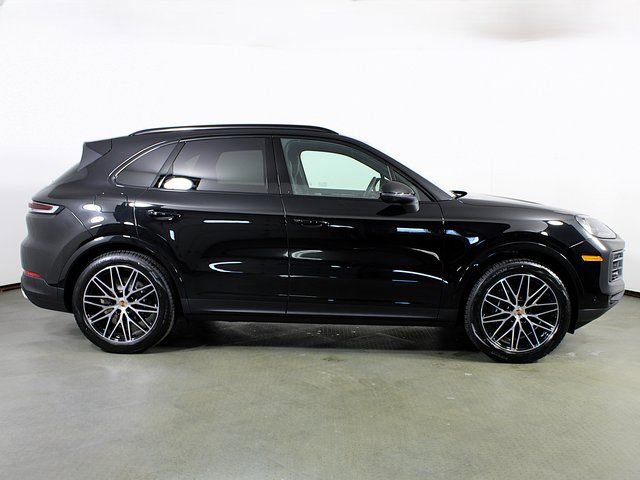 New 2026 Porsche Cayenne AWD/4WD image 8