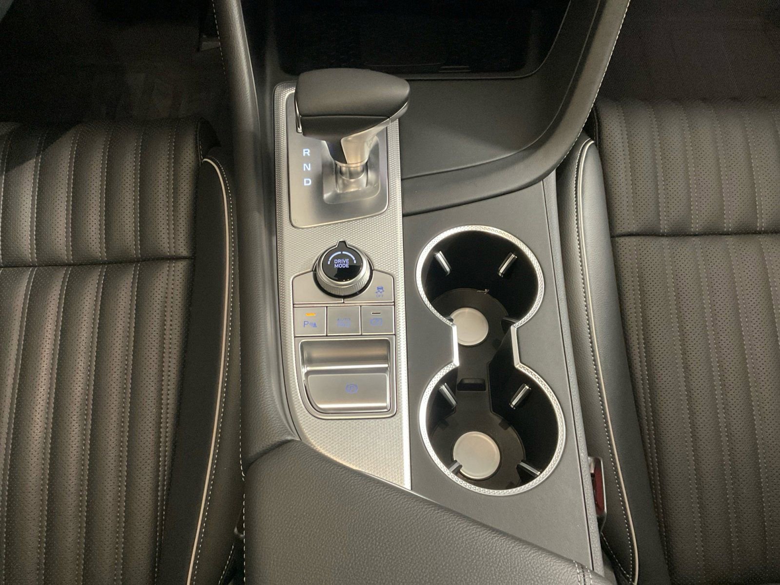 Used 2026 Genesis G70 2.5T Prestige image 21