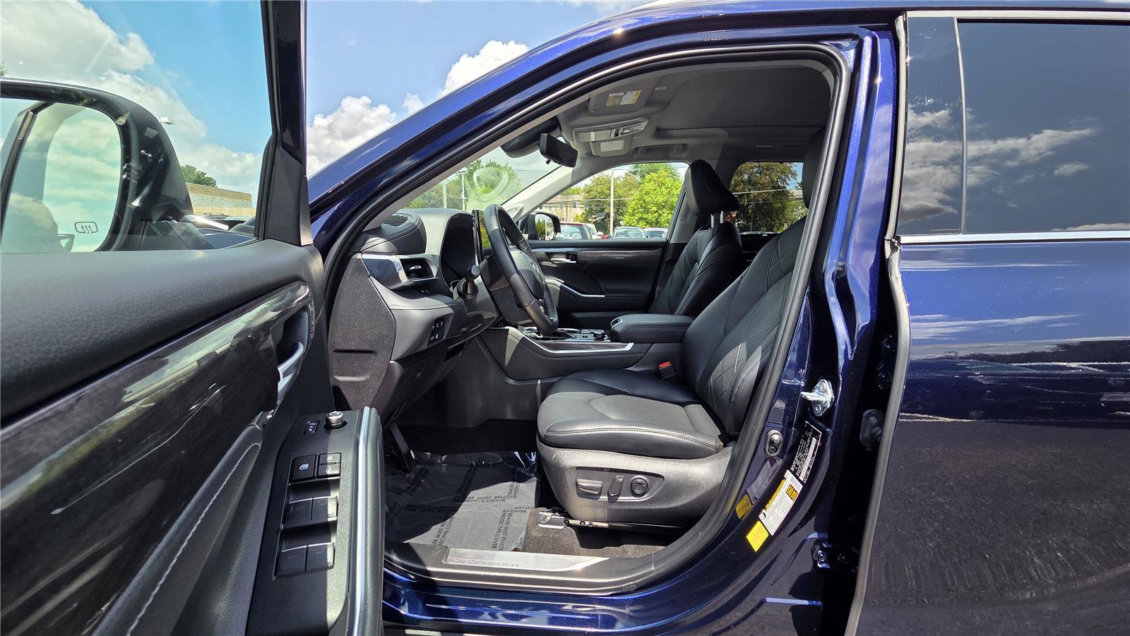 Used 2023 Toyota Highlander Platinum AWD/4WD image 15