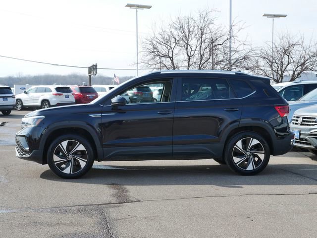 Used 2023 Volkswagen Taos SE image 4