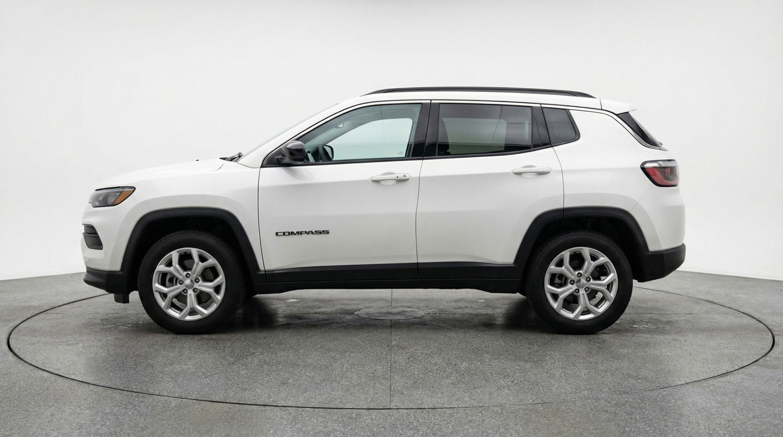 Used 2025 Jeep Compass Latitude image 5