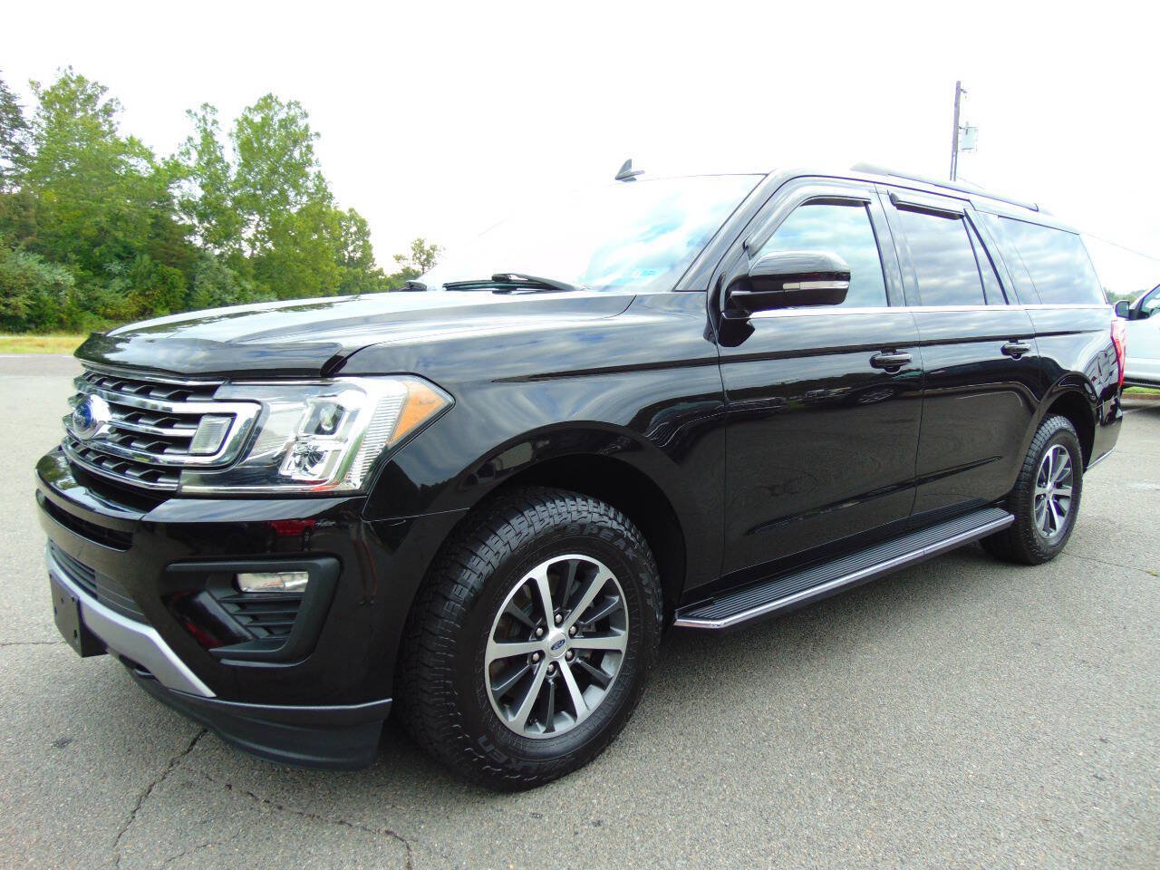 Used 2019 Ford Expedition Max XLT w/ Equipment Group 202A AWD/4WD image 33