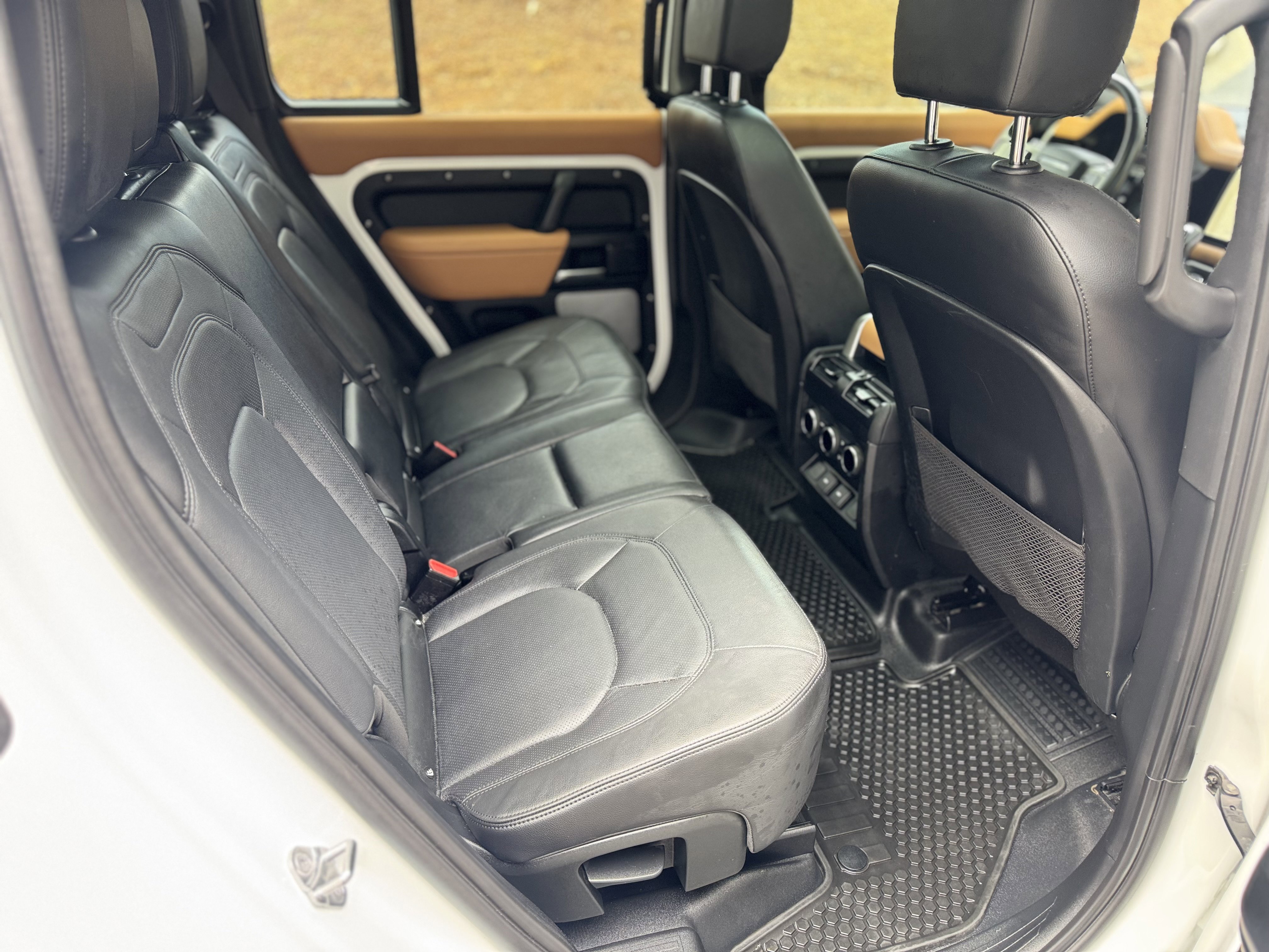 Used 2023 Land Rover Defender 130 S image 17