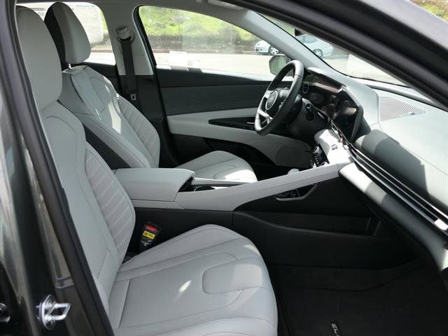 New 2025 Hyundai Elantra Limited image 27