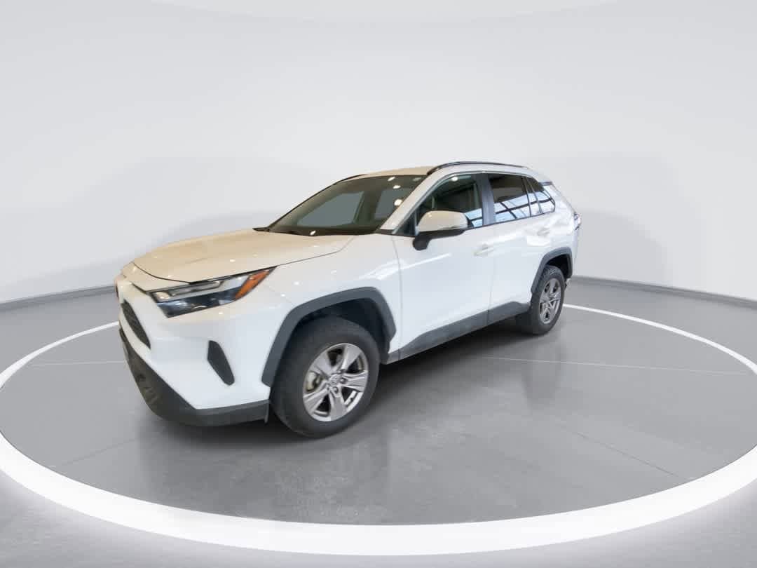 Used 2023 Toyota RAV4 XLE w/ XLE Grade Weather Package AWD/4WD image 4