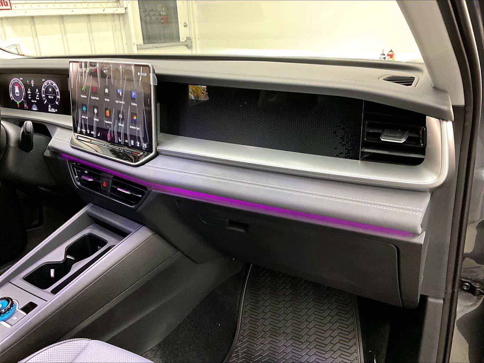 New 2026 Volkswagen Tiguan SE image 28