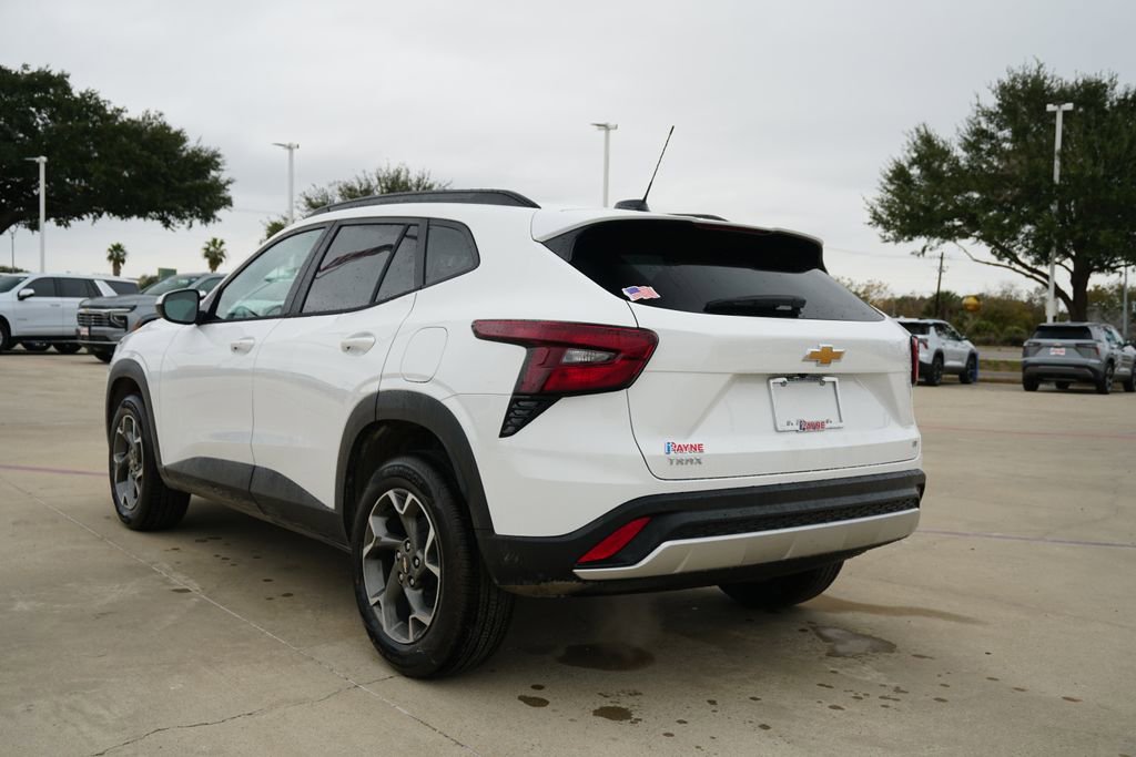 New 2026 Chevrolet Trax LT w/ Sunroof Package image 10