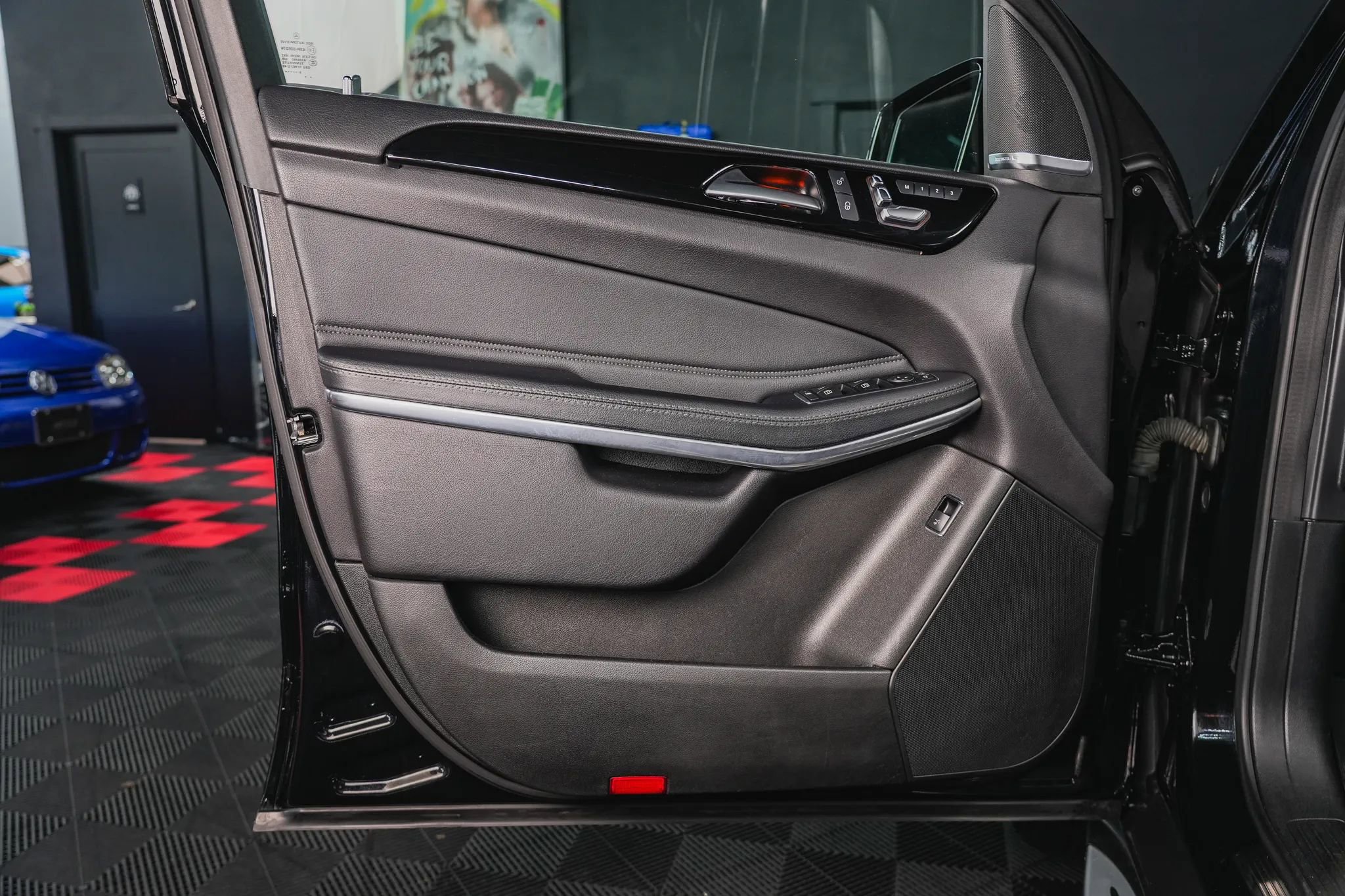 Used 2017 Mercedes-Benz GLS 550 GLS 550 Sport Utility 4D image 32