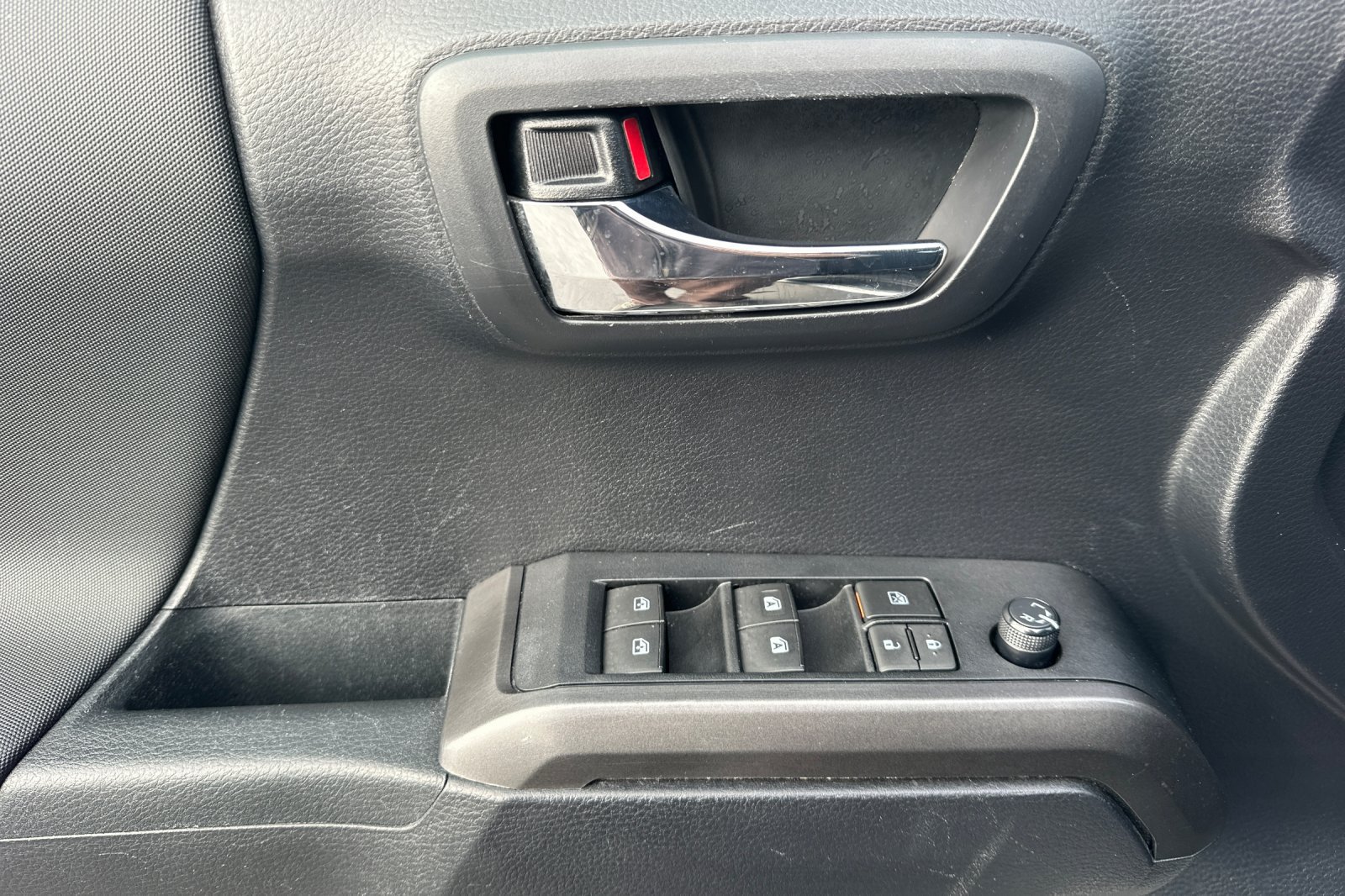 Used 2019 Toyota Tacoma TRD Sport w/ Technology Package RWD image 13