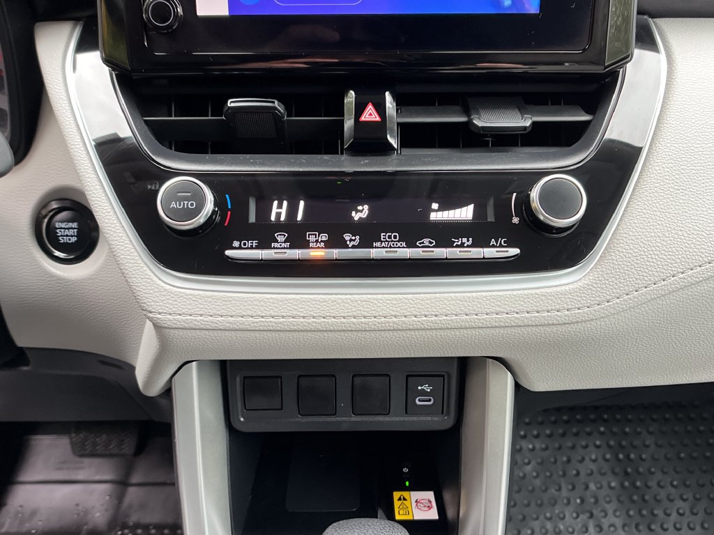 Used 2023 Toyota Corolla Cross LE AWD/4WD image 17