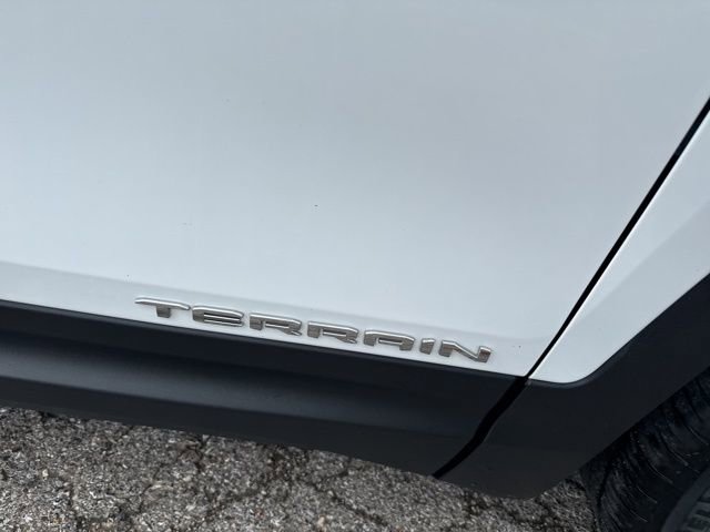 Used 2023 GMC Terrain SLT w/ LPO, Floor Liner Package FWD image 5