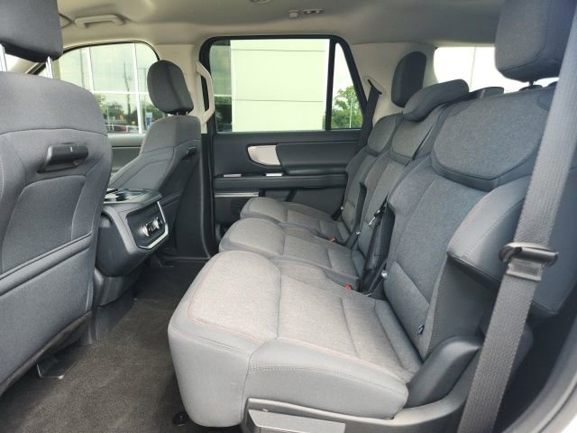 Used 2025 Ford Expedition Active image 18
