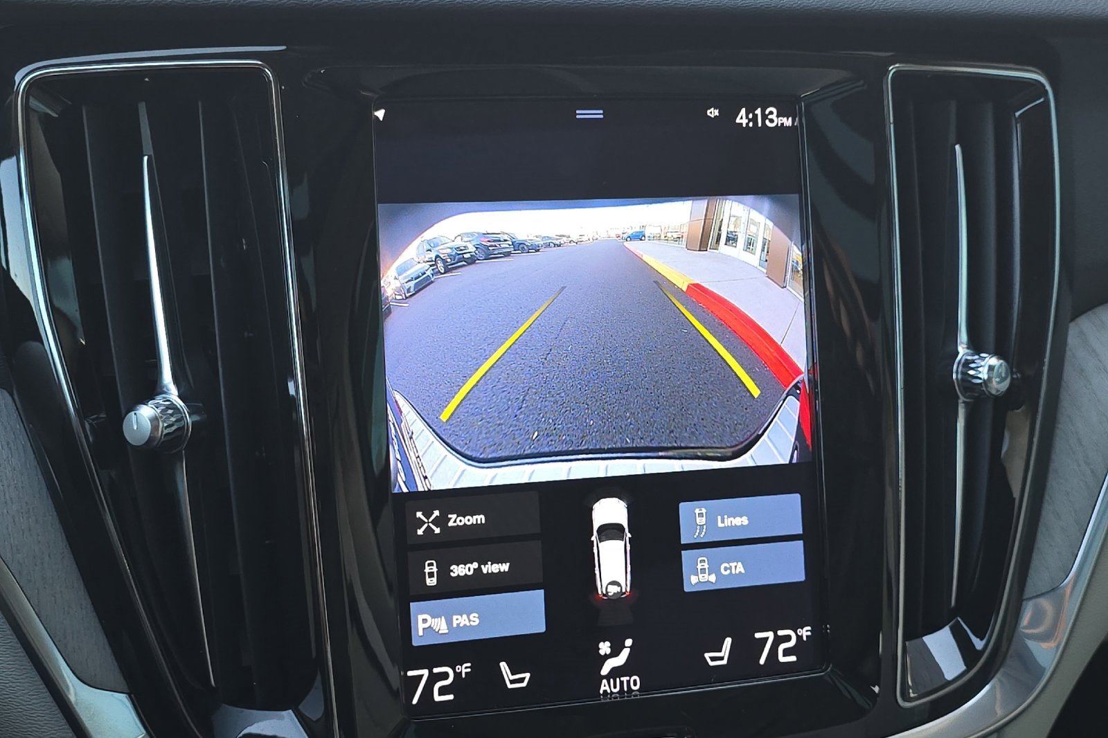 Used 2022 Volvo V60 T5 Cross Country w/ Advanced Package image 20