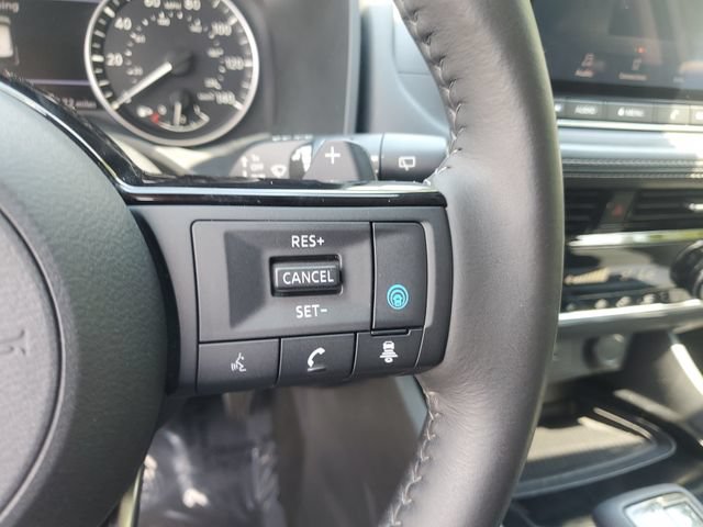 Used 2021 Nissan Rogue SV w/ Premium Package FWD image 17